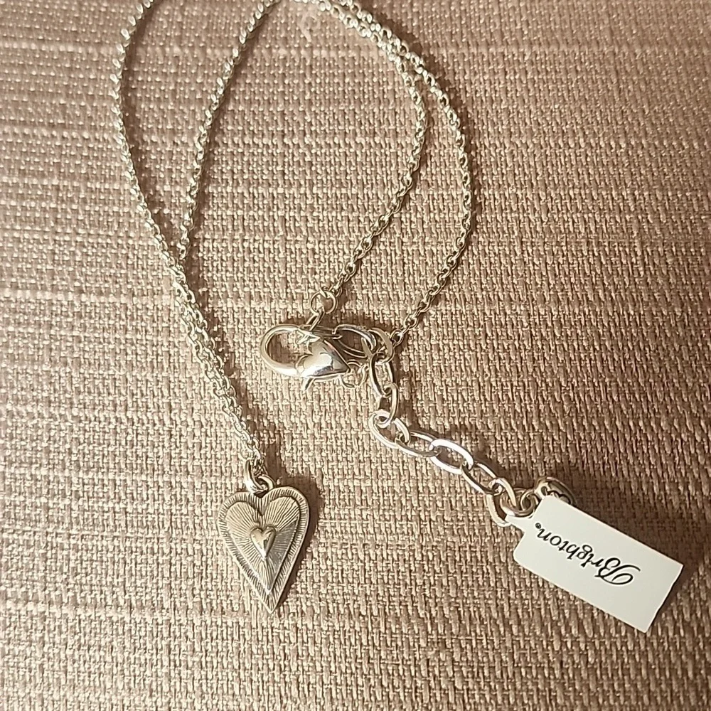 New Brighton Dazzling Love Petite Heart Necklace in Lilac, NWT - Picture 8 of 9